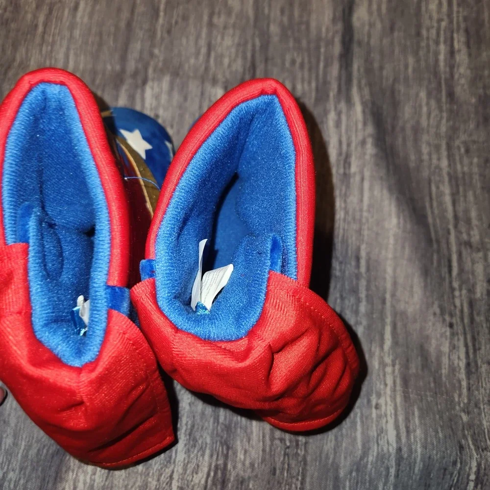 Kids Wonder‎ Woman Slippers Boots Red Blue Stars Gold Logo Size S(5/6)